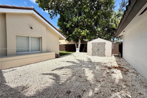 Снять в аренду виллу или дом в Майами, Флорида 3 спальни, 147.34м2, № 1953992 - фото 26