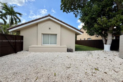 Снять в аренду виллу или дом в Майами, Флорида 3 спальни, 147.34м2, № 1953992 - фото 27