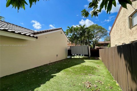 Снять в аренду виллу или дом в Майами, Флорида 3 спальни, 147.34м2, № 1953992 - фото 16