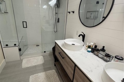 Снять в аренду виллу или дом в Майами, Флорида 3 спальни, 147.34м2, № 1953992 - фото 10