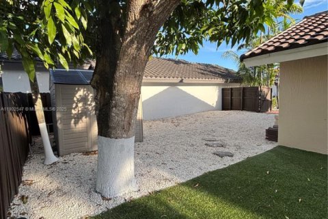 Снять в аренду виллу или дом в Майами, Флорида 3 спальни, 147.34м2, № 1953992 - фото 18