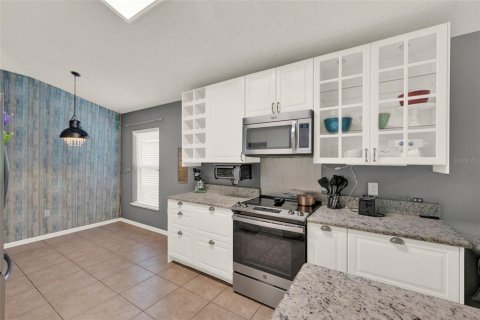 House in Orlando, Florida 3 bedrooms, 136.47 sq.m. № 2232018 - photo 7