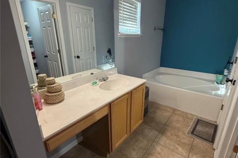House in Orlando, Florida 3 bedrooms, 136.47 sq.m. № 2232018 - photo 15