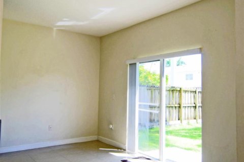 House in Homestead, Florida 3 bedrooms, 159.98 sq.m. № 1100696 - photo 1
