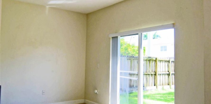 House in Homestead, Florida 3 bedrooms, 159.98 sq.m. № 1100696