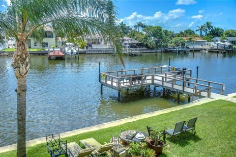 Condo in South Pasadena, Florida, 2 bedrooms  № 1719804 - photo 28