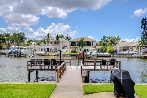 Condo in South Pasadena, Florida, 2 bedrooms  № 1719804 - photo 30
