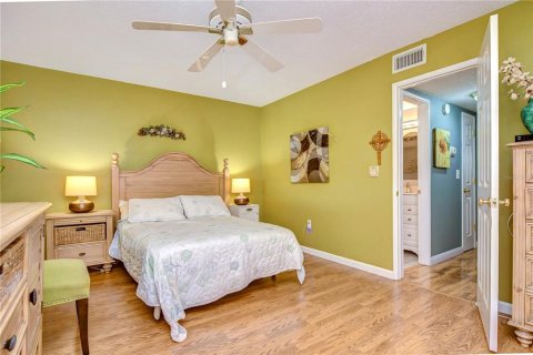 Condo in South Pasadena, Florida, 2 bedrooms  № 1719804 - photo 18