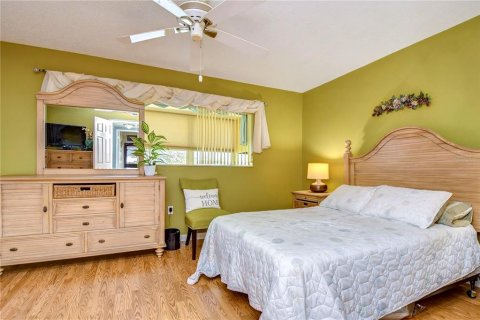 Condo in South Pasadena, Florida, 2 bedrooms  № 1719804 - photo 17