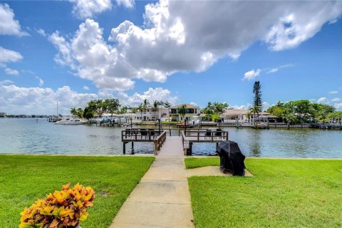 Condo in South Pasadena, Florida, 2 bedrooms  № 1719804 - photo 29