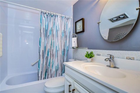 Condo in South Pasadena, Florida, 2 bedrooms  № 1719804 - photo 20