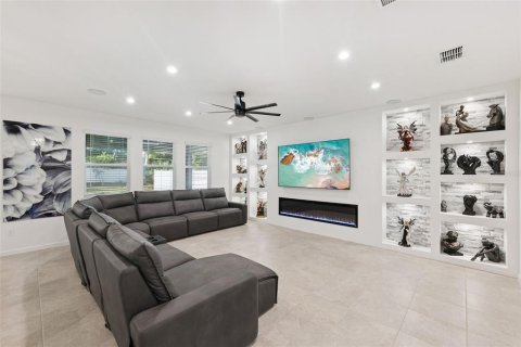 House in DeLand, Florida 4 bedrooms, 309.74 sq.m. № 2115966 - photo 9