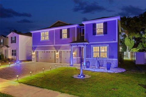 House in DeLand, Florida 4 bedrooms, 309.74 sq.m. № 2115966 - photo 6