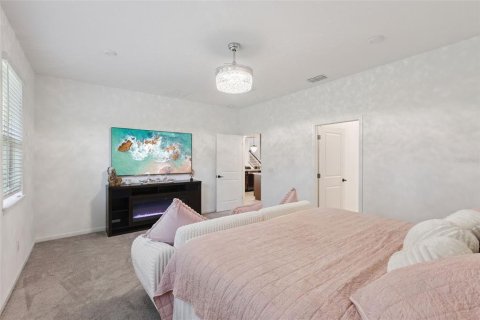 House in DeLand, Florida 4 bedrooms, 309.74 sq.m. № 2115966 - photo 20