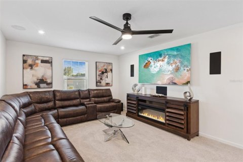 House in DeLand, Florida 4 bedrooms, 309.74 sq.m. № 2115966 - photo 18