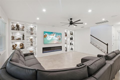 House in DeLand, Florida 4 bedrooms, 309.74 sq.m. № 2115966 - photo 10