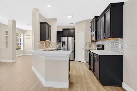 Condo in Winter Garden, Florida, 3 bedrooms  № 2094434 - photo 3