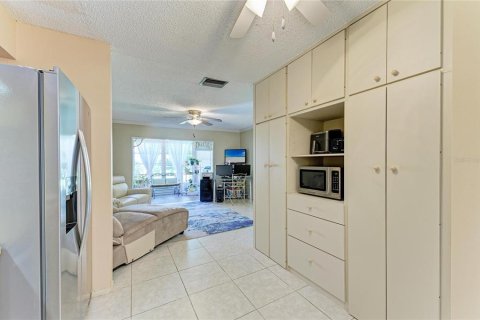 Villa ou maison à vendre à Sarasota, Floride: 2 chambres, 136.57 m2 № 2097134 - photo 23