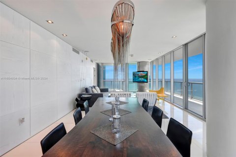 Condominio en alquiler en Sunny Isles Beach, Florida, 4 dormitorios, 230.86 m2 № 1714776 - foto 9