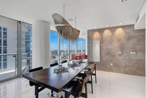 Condominio en alquiler en Sunny Isles Beach, Florida, 4 dormitorios, 230.86 m2 № 1714776 - foto 11