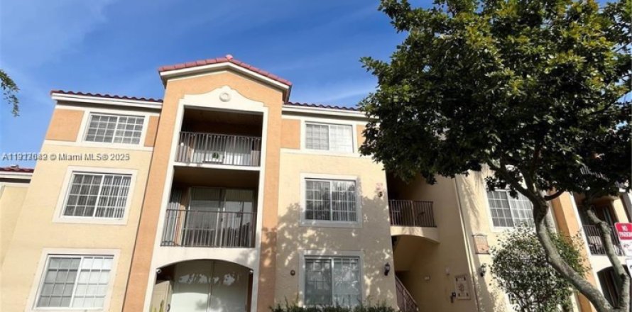 Condo in Miramar, Florida, 2 bedrooms  № 1973947