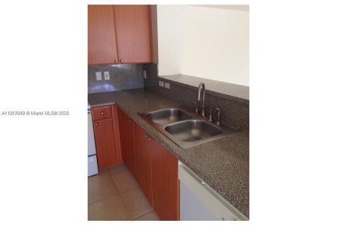 Condo in Miramar, Florida, 2 bedrooms  № 1973947 - photo 14