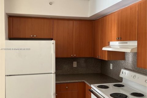 Condo in Miramar, Florida, 2 bedrooms  № 1973947 - photo 13