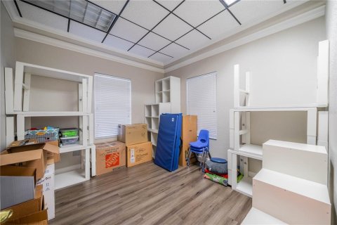 Commercial property in Brandon, Florida 327.02 sq.m. № 2383445 - photo 16