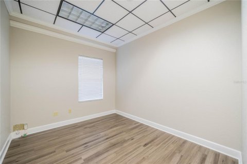 Commercial property in Brandon, Florida 327.02 sq.m. № 2383445 - photo 7