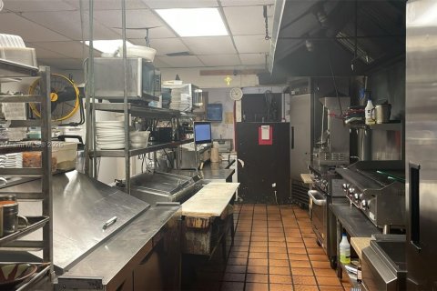 Propiedad comercial en venta en Fort Lauderdale, Florida № 2014146 - foto 3