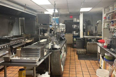 Propiedad comercial en venta en Fort Lauderdale, Florida № 2014146 - foto 5