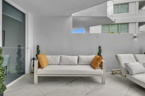 Купить кондоминиум в Бей-Харбор-Айлендс, Флорида 2 спальни, 113.53м2, № 1943503 - фото 20