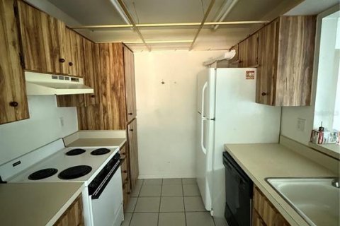 Apartment in Port Charlotte, Florida 2 bedrooms, 83.61 sq.m. № 1833521 - photo 4
