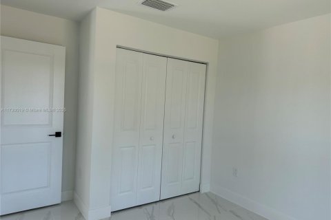 Commercial property in Lehigh Acres, Florida 210.89 sq.m. № 1706003 - photo 23