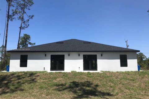 Commercial property in Lehigh Acres, Florida 210.89 sq.m. № 1706003 - photo 5
