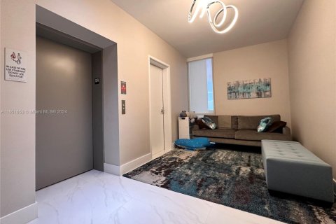 Condo in North Miami Beach, Florida, 3 bedrooms № 1960614 - photo 5