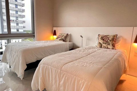 Condo in North Miami Beach, Florida, 3 bedrooms № 1960614 - photo 27