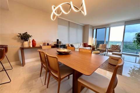 Condo in North Miami Beach, Florida, 3 bedrooms № 1960614 - photo 12