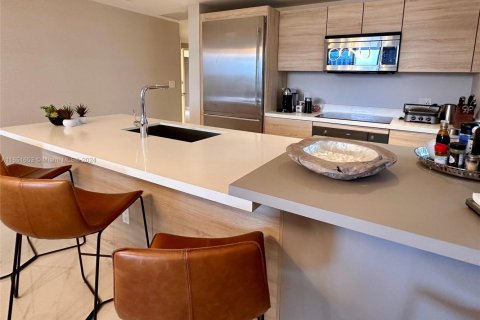 Condo in North Miami Beach, Florida, 3 bedrooms № 1960614 - photo 23