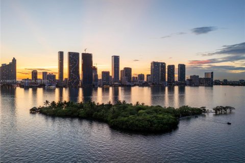 Copropriété à louer à Miami, Floride: 3 chambres, 143.53 m2 № 1926718 - photo 4