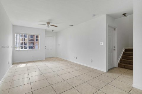 Adosado en venta en Hallandale Beach, Florida, 3 dormitorios, 175.77 m2 № 1967263 - foto 13