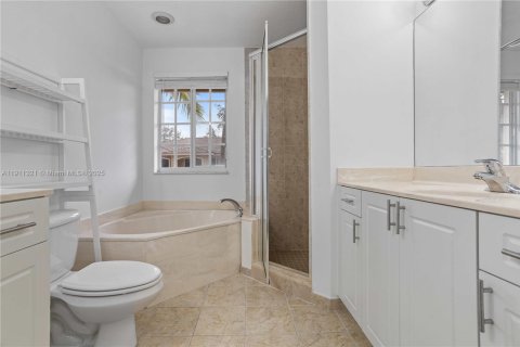 Adosado en venta en Hallandale Beach, Florida, 3 dormitorios, 175.77 m2 № 1967263 - foto 21