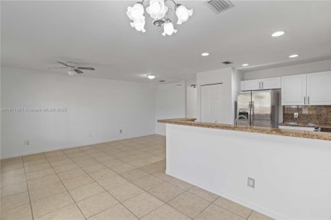 Adosado en venta en Hallandale Beach, Florida, 3 dormitorios, 175.77 m2 № 1967263 - foto 10