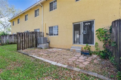 Adosado en venta en Hallandale Beach, Florida, 3 dormitorios, 175.77 m2 № 1967263 - foto 29