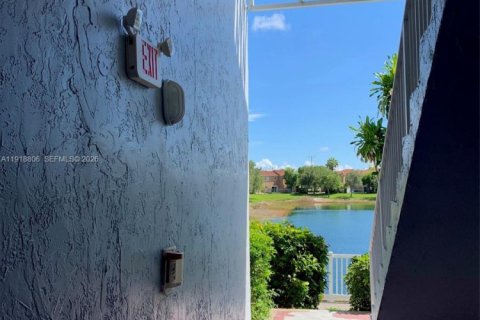 Condominio en alquiler en Cutler Bay, Florida, 1 dormitorio, 75.53 m2 № 1972118 - foto 17