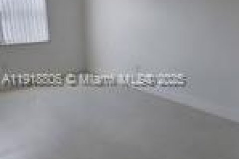 Снять в аренду кондоминиум в Катлер-Бей, Флорида 1 спальня, 75.53м2, № 1972118 - фото 5