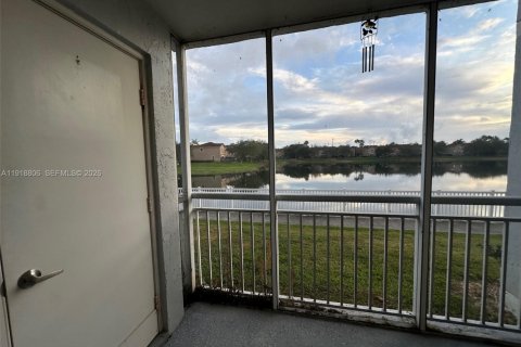Condominio en alquiler en Cutler Bay, Florida, 1 dormitorio, 75.53 m2 № 1972118 - foto 16