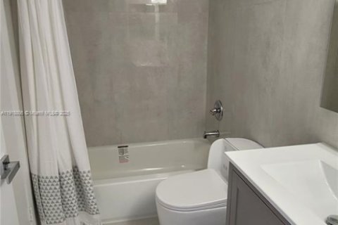 Снять в аренду кондоминиум в Катлер-Бей, Флорида 1 спальня, 75.53м2, № 1972118 - фото 13