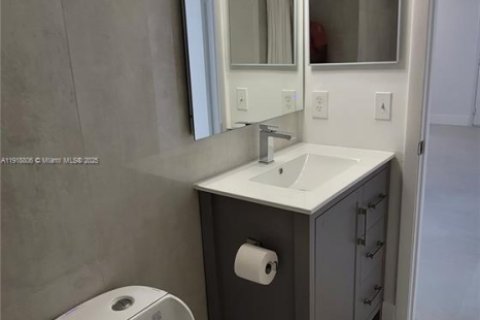 Снять в аренду кондоминиум в Катлер-Бей, Флорида 1 спальня, 75.53м2, № 1972118 - фото 2