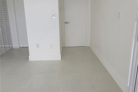 Снять в аренду кондоминиум в Катлер-Бей, Флорида 1 спальня, 75.53м2, № 1972118 - фото 8